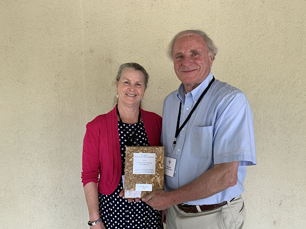 2019 ESAA Award recipient: Dr. Barry Kues with Nelia Dunbar