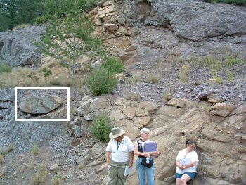 Microdiorite porphyry dike with elbow